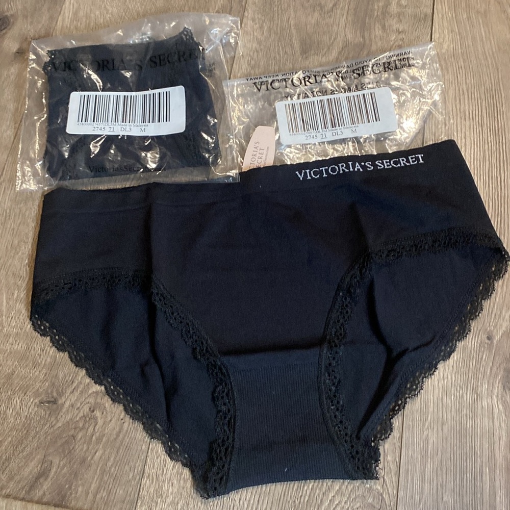 VS Victoria's secret ruffle hiphugger Panties set 2 Size medium Vintage New P88